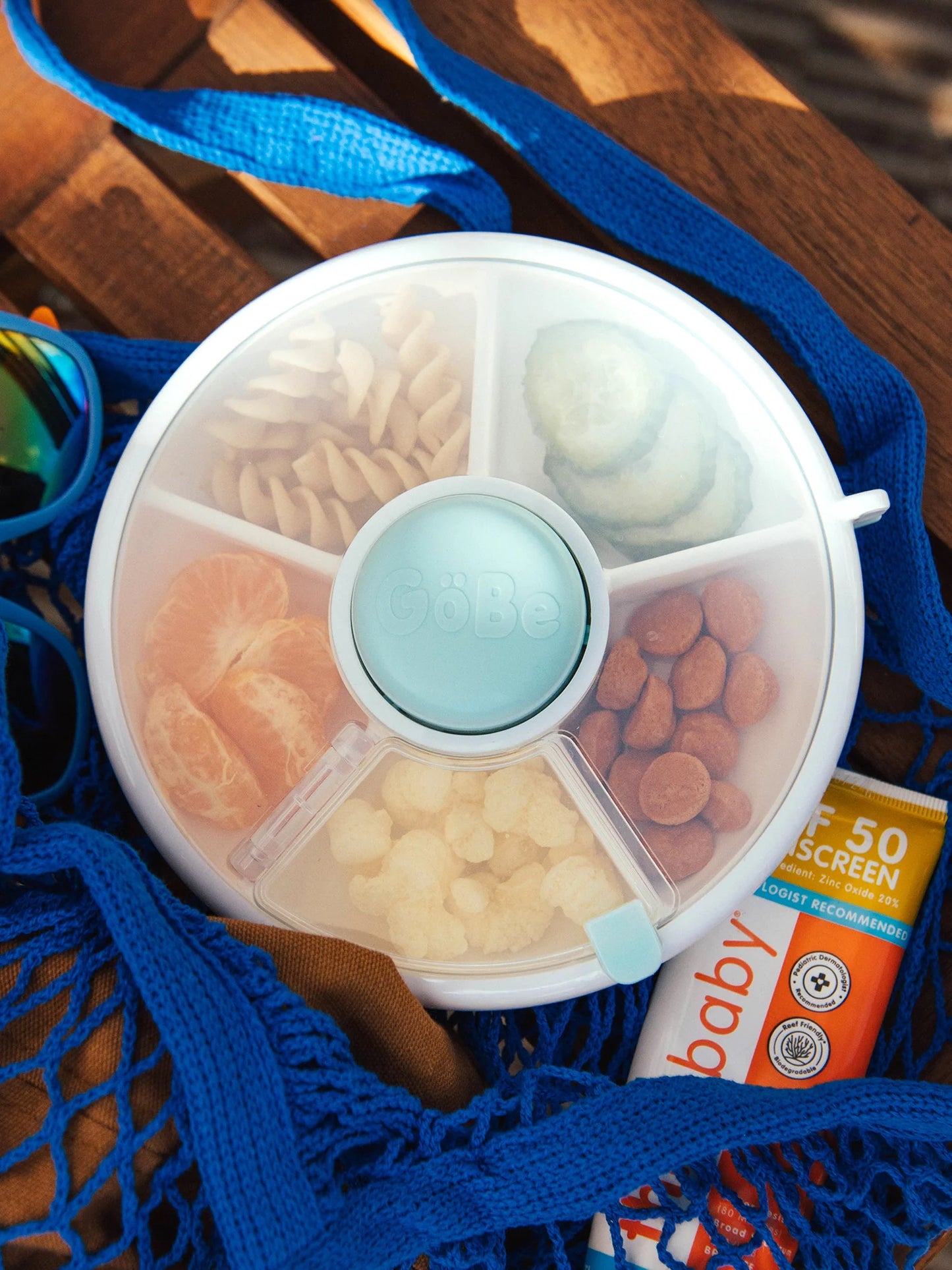 GöBe Snack Spinner snacktartó (több színben)